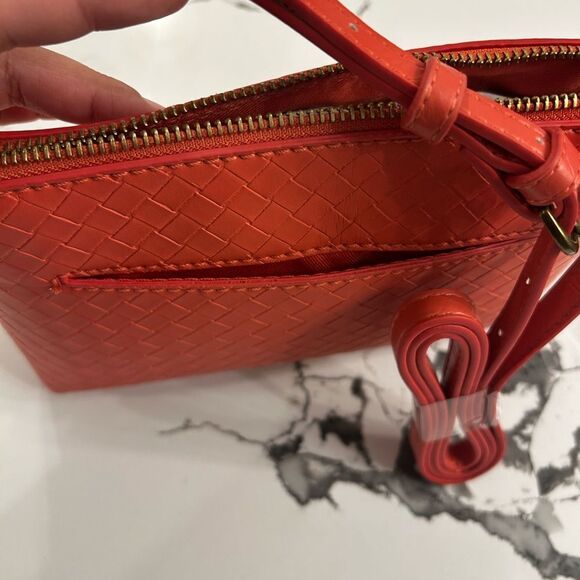 Beautiful Woven Crossbody Bag NWT - Picture 5 of 5